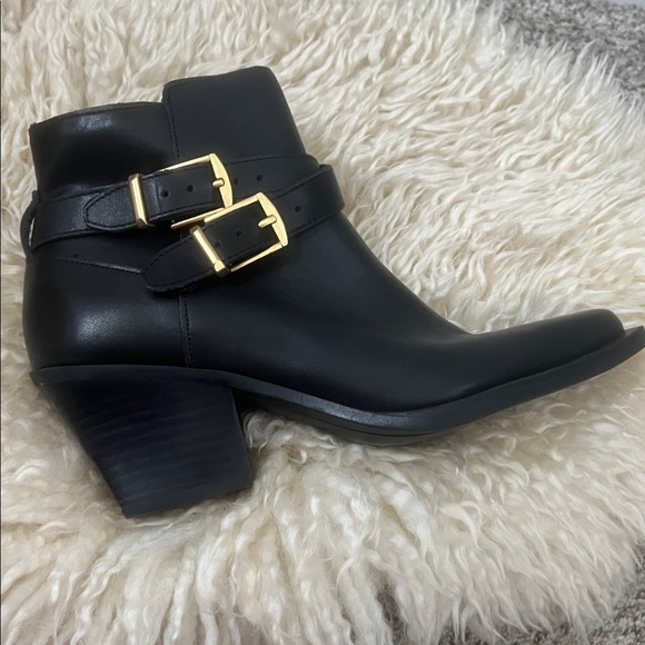 Dolce Vita Volli Black Leather Buckle Pointed Toe Booties - Picture 7 of 10